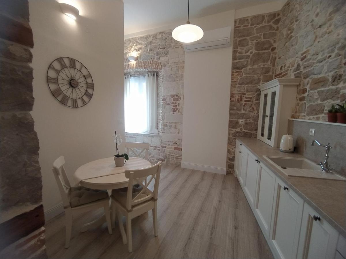 Apartment Antique Zadar - City Center Екстер'єр фото