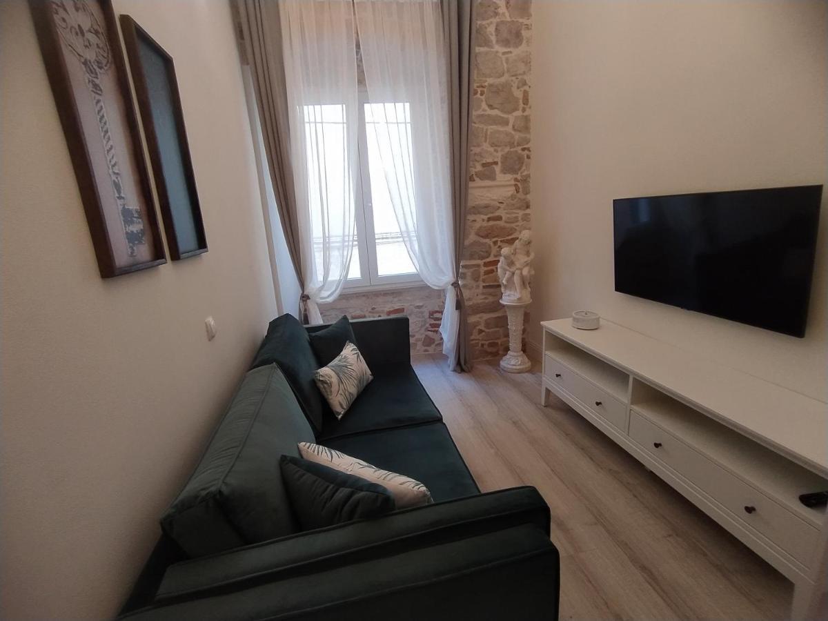 Apartment Antique Zadar - City Center Екстер'єр фото
