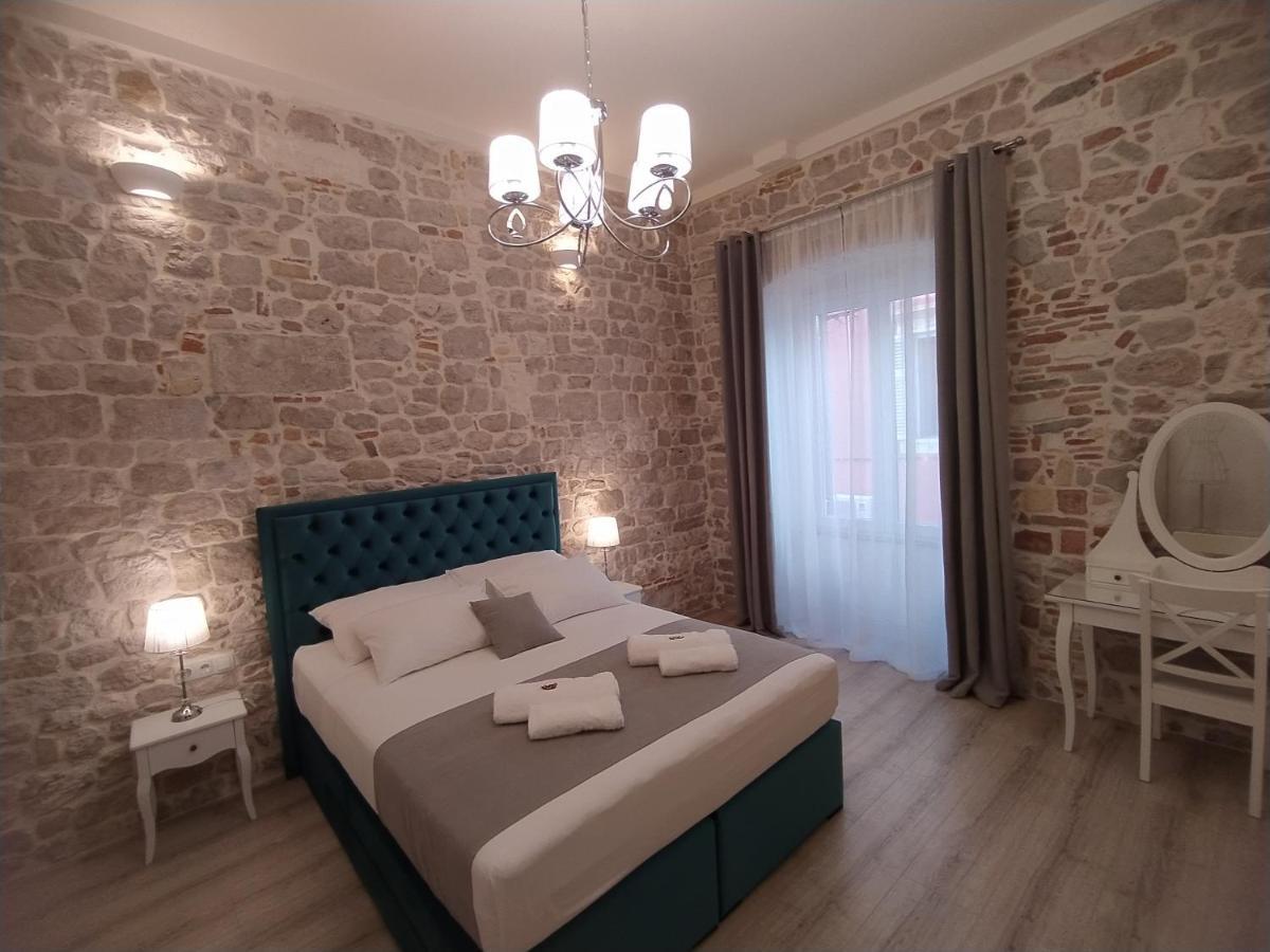 Apartment Antique Zadar - City Center Екстер'єр фото