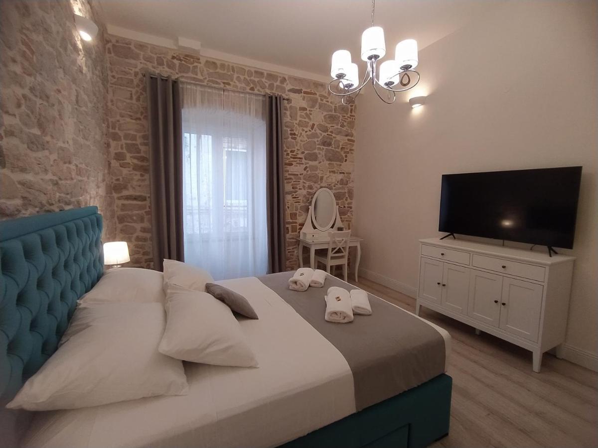 Apartment Antique Zadar - City Center Екстер'єр фото