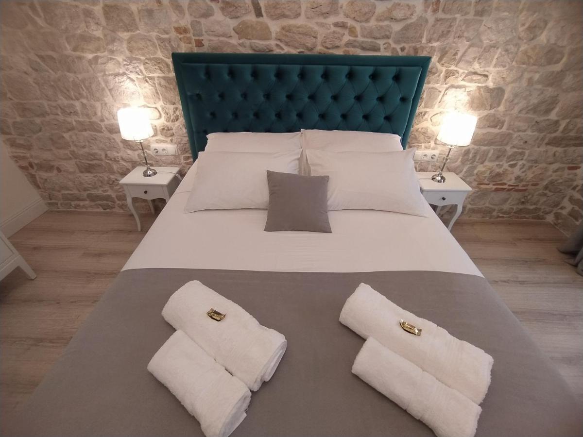 Apartment Antique Zadar - City Center Екстер'єр фото